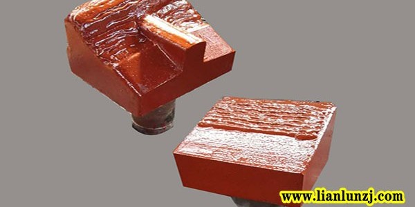 <i style='color:red'>19p04-16</i>破碎機(jī)錘頭磨損原來是由這些因素引起的？